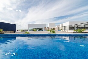 Colorful Perfect Located 2 Br w Great Amenities