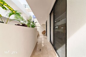 Colorful Perfect Located 2 Br w Great Amenities