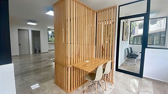 Colorful Perfect Located 2 Br w Great Amenities
