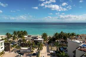 3 Br Ocean Front PH With Stunning Views