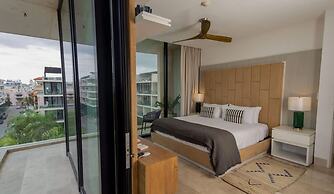 3 Br Ocean Front PH With Stunning Views