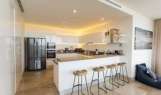 3 Br Ocean Front PH With Stunning Views