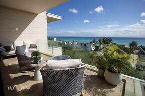 3 Br Ocean Front PH With Stunning Views