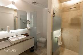 3 Br Ocean Front PH With Stunning Views