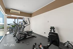 1 Br w 5th Avenue View Steps From the Beach
