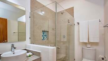 4 Br Private Rooftop Pool Spacious Exclusive