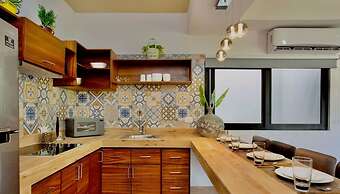 4 Br Private Rooftop Pool Spacious Exclusive