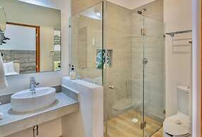 1 BR Apartment With Rooftop Pool Hammocks by Waves Management