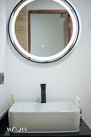 Spacious Loft w Garden View Pool Jacuzzi GYM