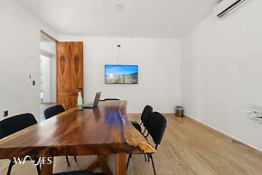 Spacious Loft w Garden View Pool Jacuzzi GYM