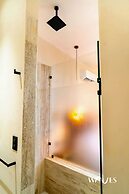 Great Located Studio PH With Private Pool by Waves Management