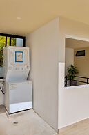 Spacious 1 BR With Great Location Rooftop Pool by Waves Management