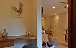 2 BR Amazing Pool Top Amenities Wifi 2FL Gym