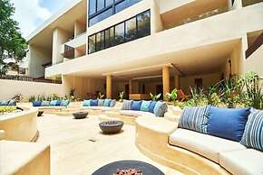 2 BR Amazing Pool Top Amenities Wifi 2FL Gym