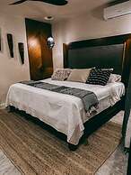 Luxury Penthouse w Jungle Views