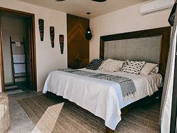 Luxury Penthouse w Jungle Views