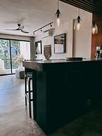 Luxury Penthouse w Jungle Views