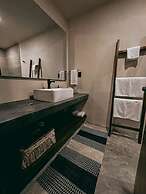 Luxury Penthouse w Jungle Views