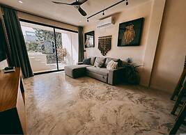 Luxury Penthouse w Jungle Views