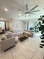 Upstay - Modern Family Home w Pool Solara Resort