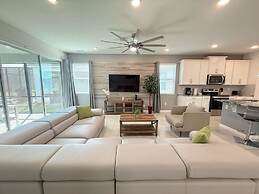 Upstay - Modern Family Home w Pool Solara Resort