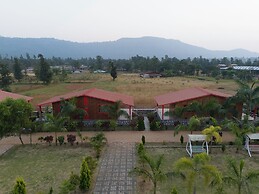 Daksh The Valley Resort - Saputara