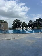 Daksh The Valley Resort - Saputara