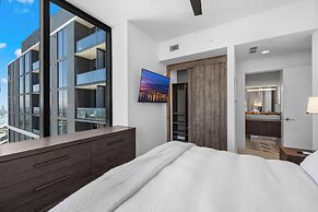 Luxury 49FL Condo with City Views