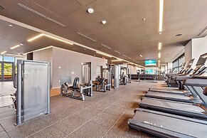 Luxury 49FL Condo with City Views
