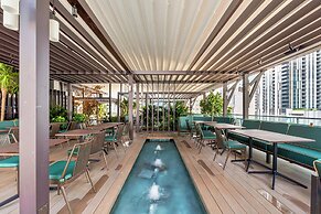 Luxury 49FL Condo with City Views