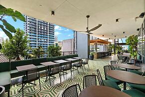 Luxury 49FL Condo with City Views