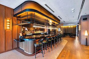 Luxury 49FL Condo with City Views