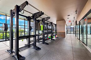 Luxury 49FL Condo with City Views