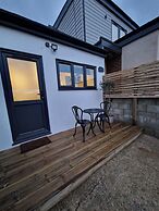 Cozy Apartment at Highbanks The Annex