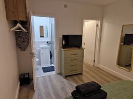 Cozy Apartment at Highbanks The Annex