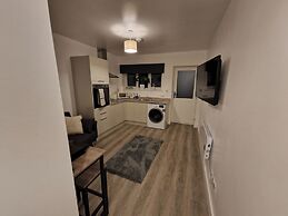 Cozy Apartment at Highbanks The Annex
