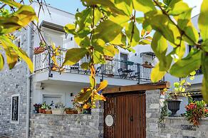 Arden's House