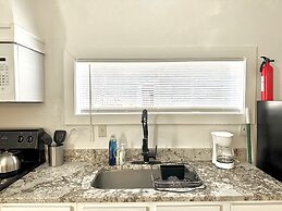 Updated Studio With Laundry Full Kitchen 36B