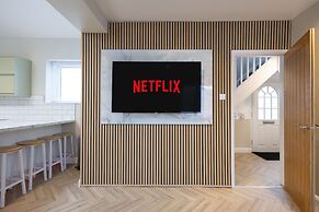 Bath Bliss Retreat - 7 Bedroom House