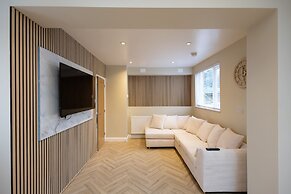 Bath Bliss Retreat - 7 Bedroom House