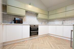 Bath Bliss Retreat - 7 Bedroom House