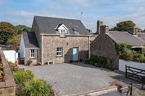 Two Hoots - Peaceful Cottage Rural Views