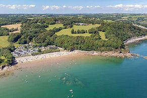 Beach Retreat - Sea Views Parking Beach Access