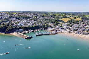 Beach Retreat - Sea Views Parking Beach Access