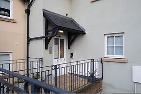 12 Rhodewood House - Near the Beach Sea Glimpses