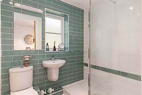 12 Rhodewood House - Near the Beach Sea Glimpses