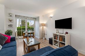 12 Rhodewood House - Near the Beach Sea Glimpses