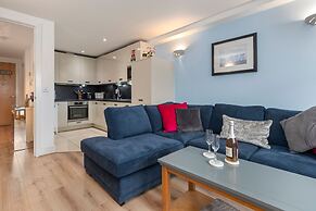 12 Rhodewood House - Near the Beach Sea Glimpses