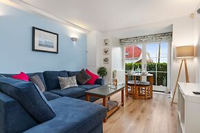 12 Rhodewood House - Near the Beach Sea Glimpses