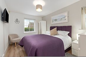 12 Rhodewood House - Near the Beach Sea Glimpses